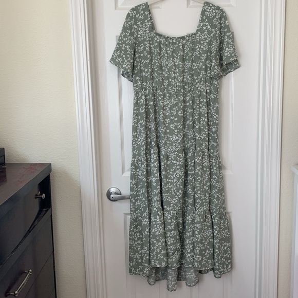 BloomChic Floral Dress - Picture 5 of 9